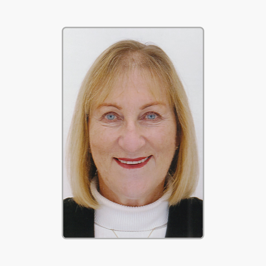Linda COOPER